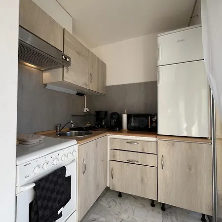 Apartamento Le Genepy, 30m2, 4 P, Balcon Parking, Clim Fréjus