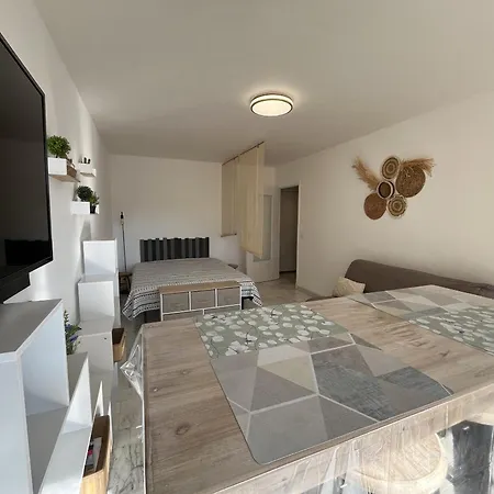 Le Genepy, 30m2, 4 P, Balcon Parking, Clim Apartment *