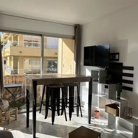Le Genepy, 30m2, 4 P, Balcon Parking, Clim * Frejus